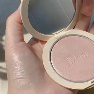 Dior highlighter powder 02 pink glow